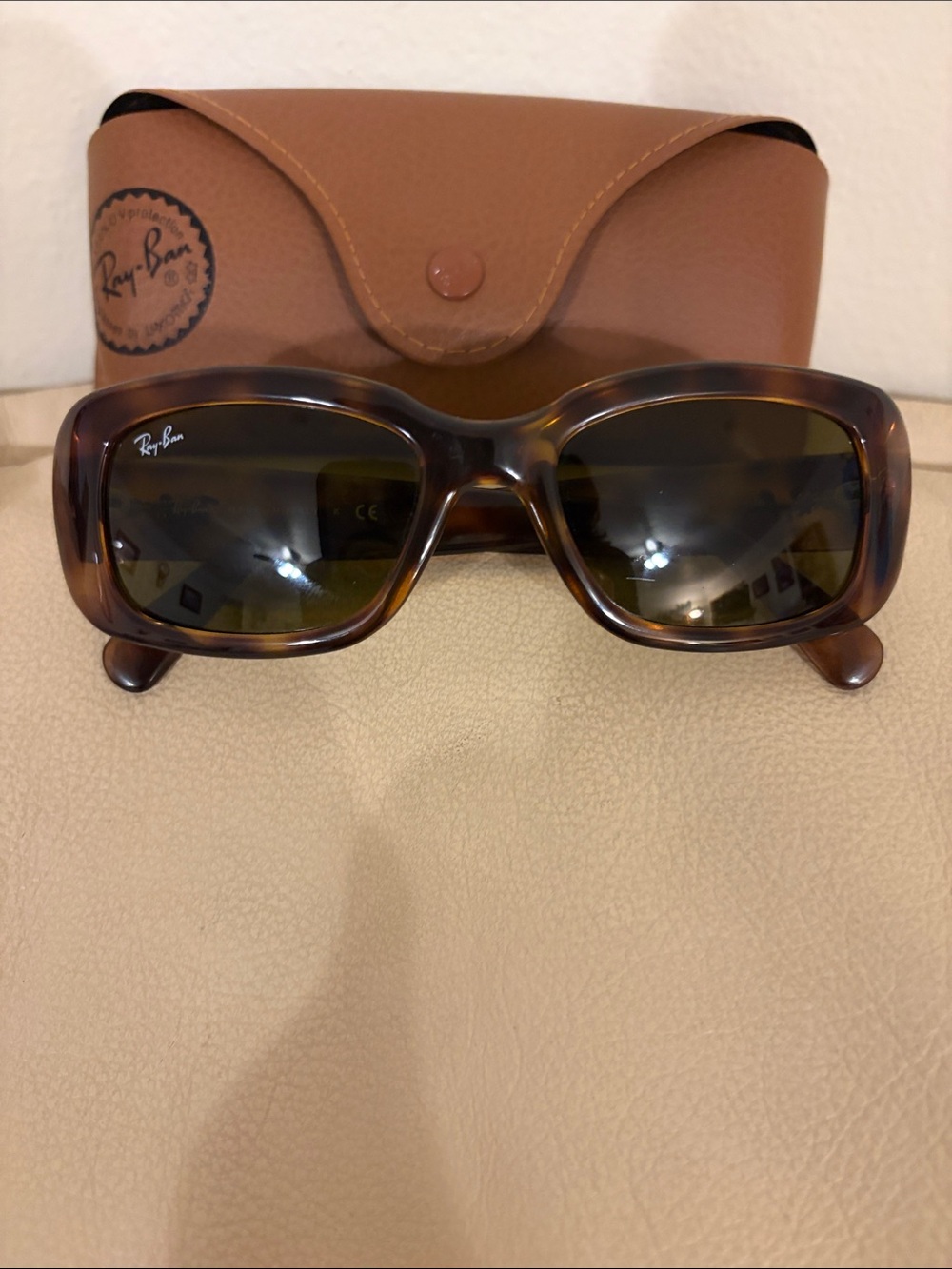 Women’s Ray-Ban 4122 cat eye Tortoiseshell Frame Sunglasses